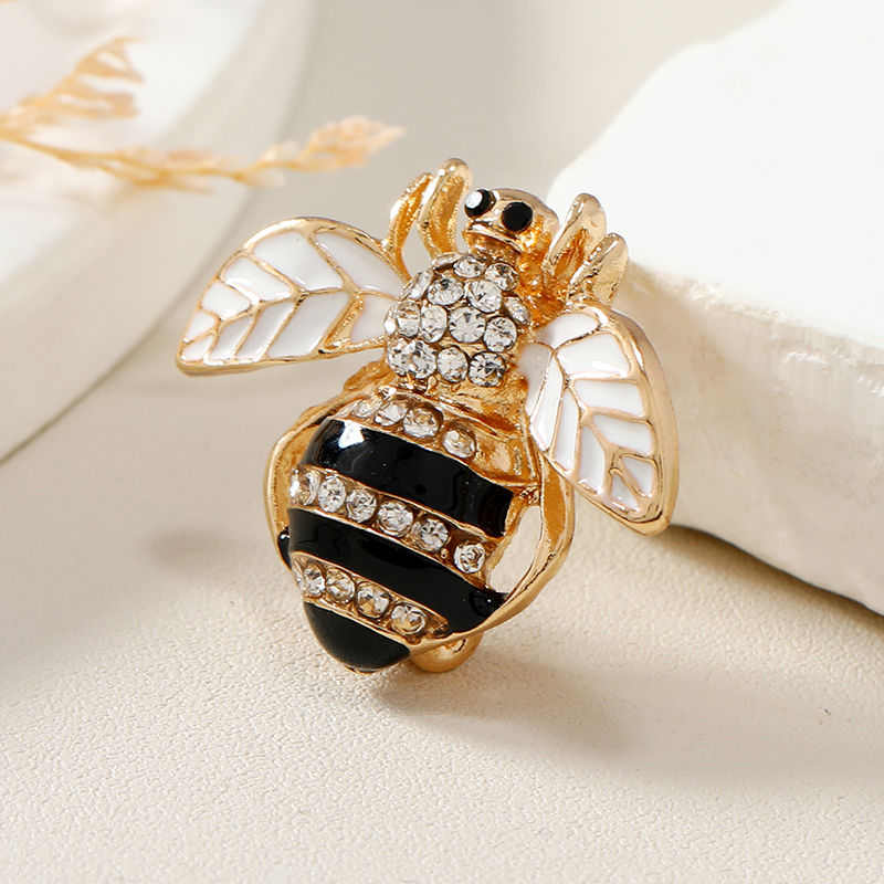 Modern Style Bee Alloy Inlay Artificial Gemstones Women's Brooches display picture 1