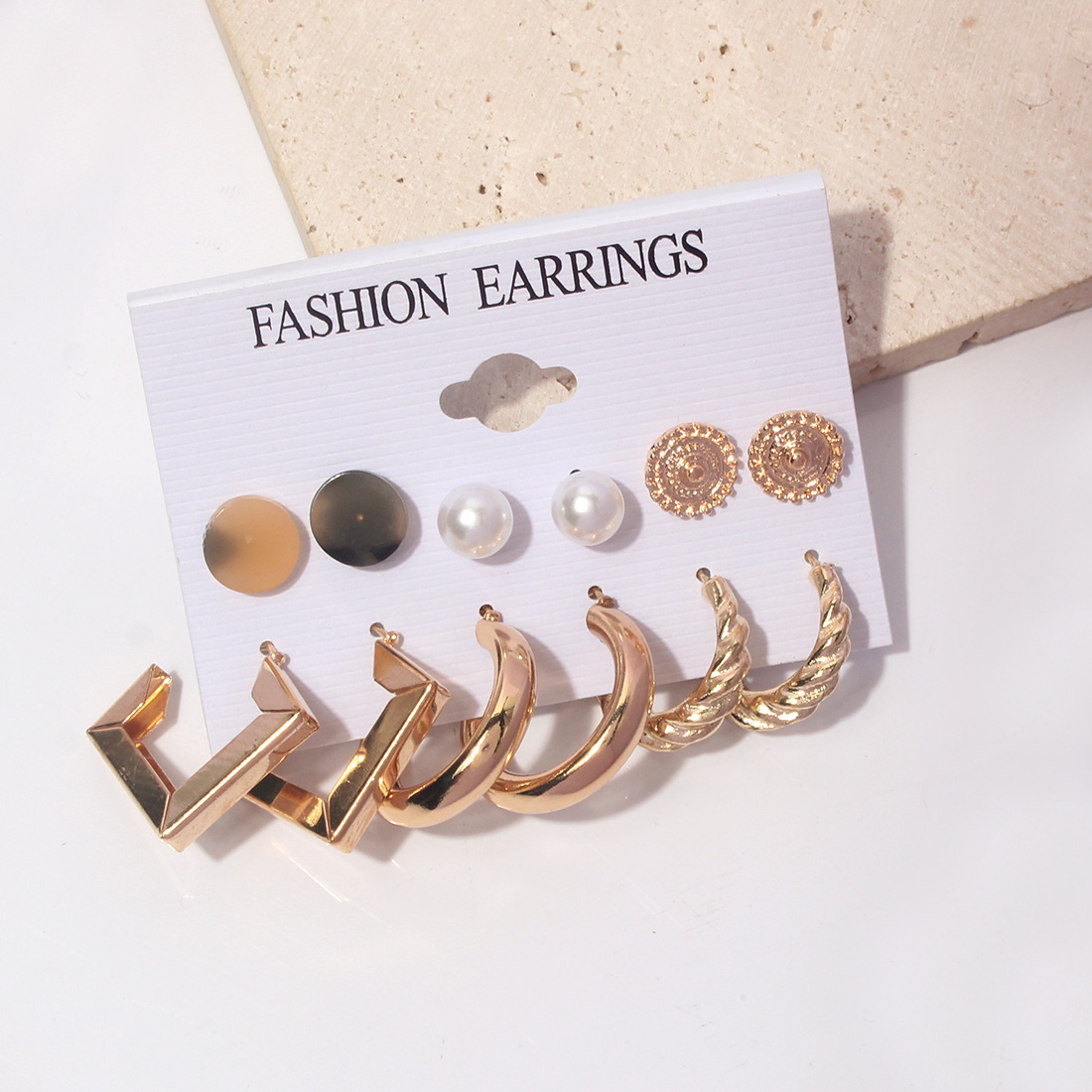 1 Set Simple Style C Shape Alloy Earrings Ear Studs display picture 4
