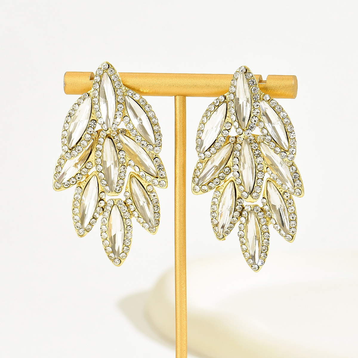 1 Pair Sweet Shiny Leaf Plating Inlay Copper Alloy Zinc Alloy Rhinestones 18K Gold Plated Drop Earrings display picture 7