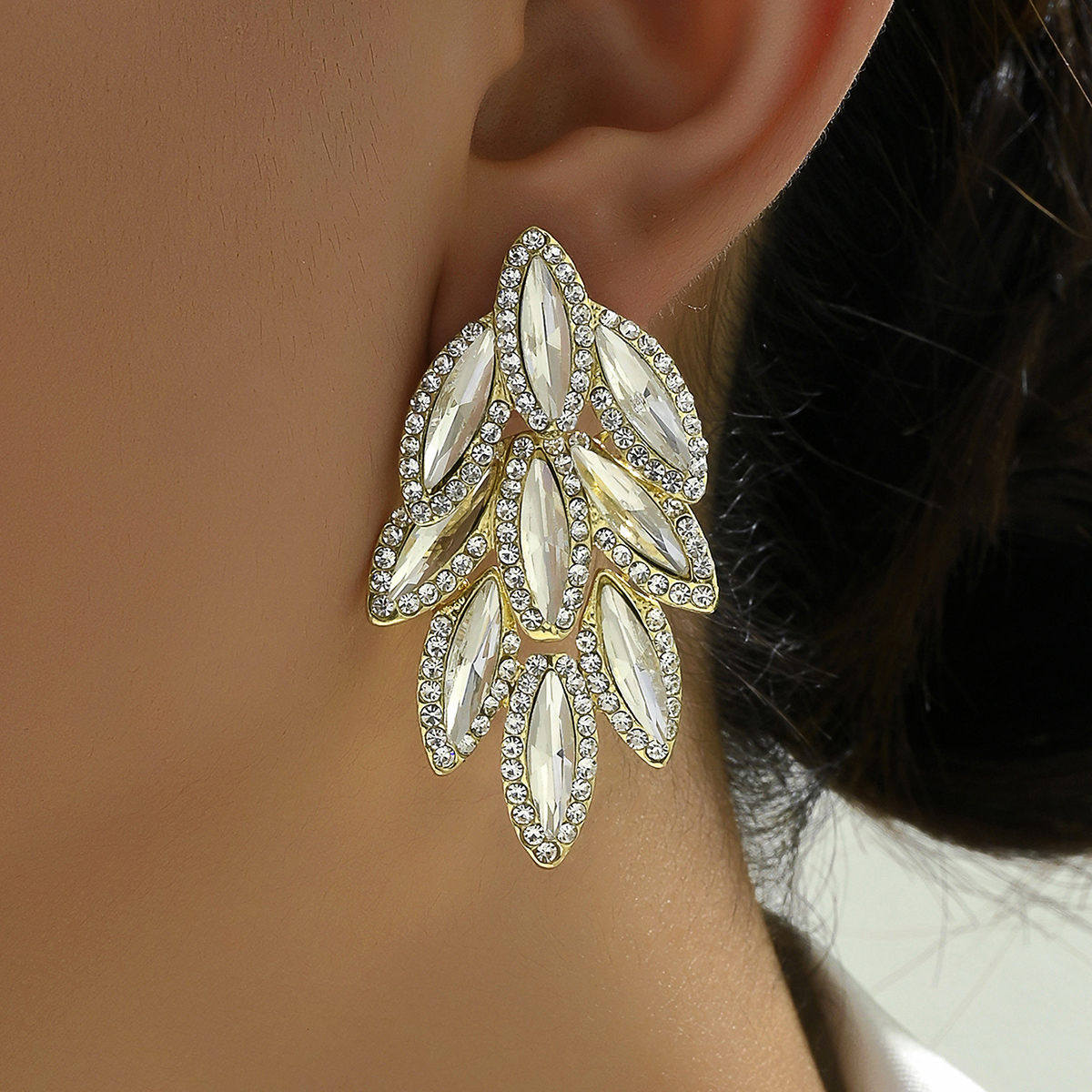 1 Pair Sweet Shiny Leaf Plating Inlay Copper Alloy Zinc Alloy Rhinestones 18K Gold Plated Drop Earrings display picture 8