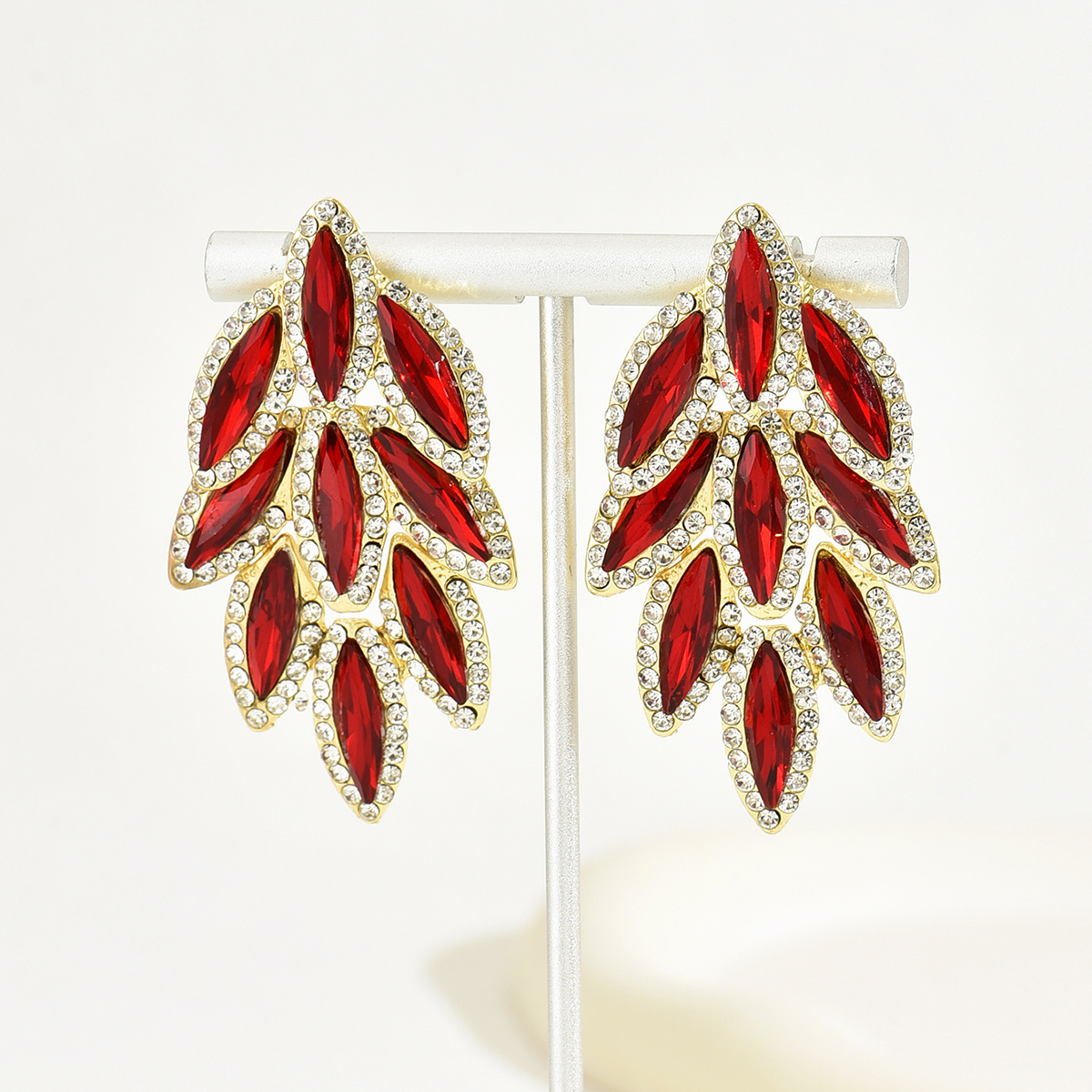 1 Pair Sweet Shiny Leaf Plating Inlay Copper Alloy Zinc Alloy Rhinestones 18K Gold Plated Drop Earrings display picture 12