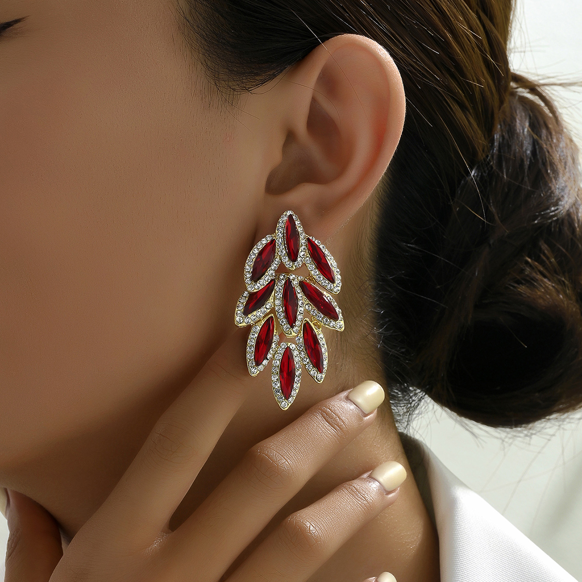 1 Pair Sweet Shiny Leaf Plating Inlay Copper Alloy Zinc Alloy Rhinestones 18K Gold Plated Drop Earrings display picture 13