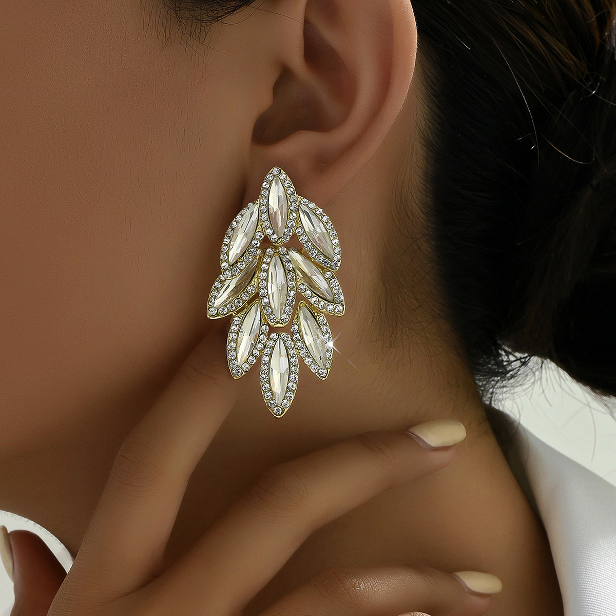 1 Pair Sweet Shiny Leaf Plating Inlay Copper Alloy Zinc Alloy Rhinestones 18K Gold Plated Drop Earrings display picture 10