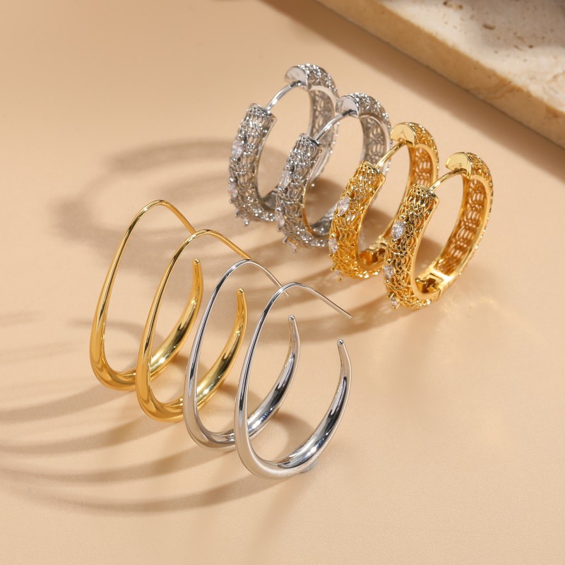 1 Pair Luxurious Solid Color Plating Inlay Copper Zircon 14k Gold Plated Ear Studs display picture 1