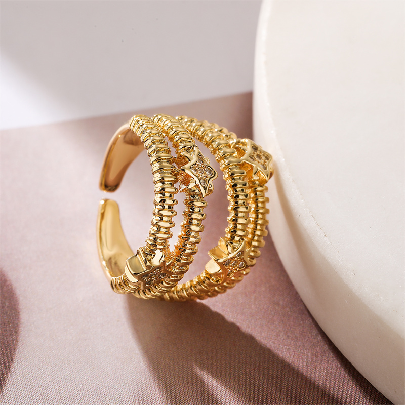 Luxuriös Tragen Herzform Kupfer Vergoldet Zirkon Offener Ring In Masse display picture 4