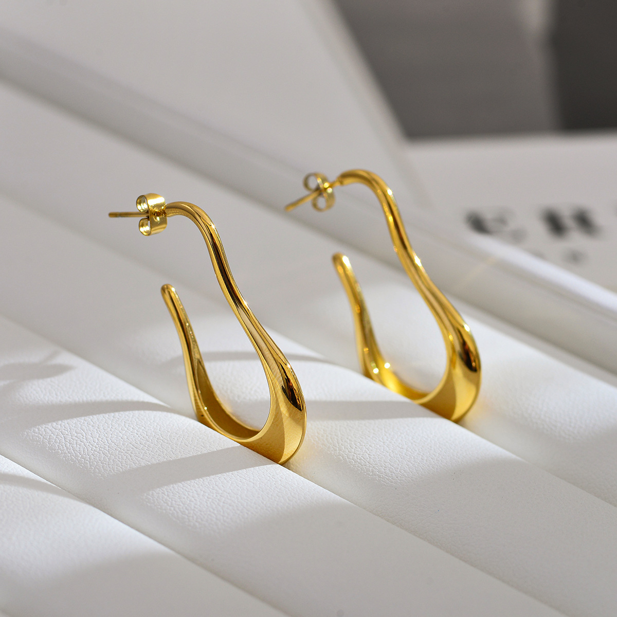 1 Pair Commute Solid Color Plating Stainless Steel 18k Gold Plated Earrings display picture 3