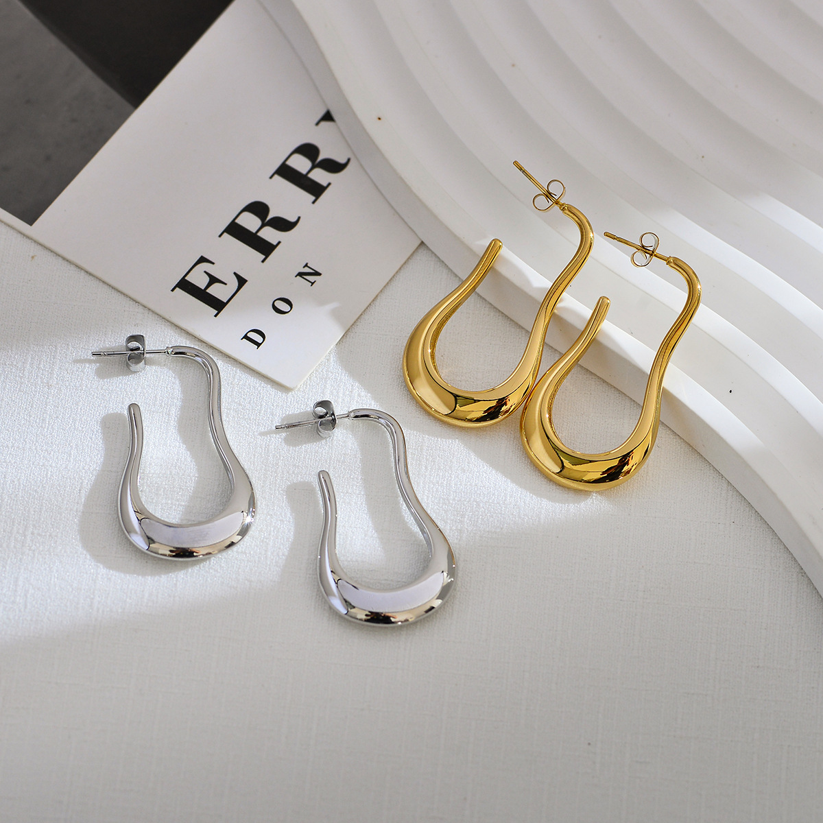 1 Pair Commute Solid Color Plating Stainless Steel 18k Gold Plated Earrings display picture 1