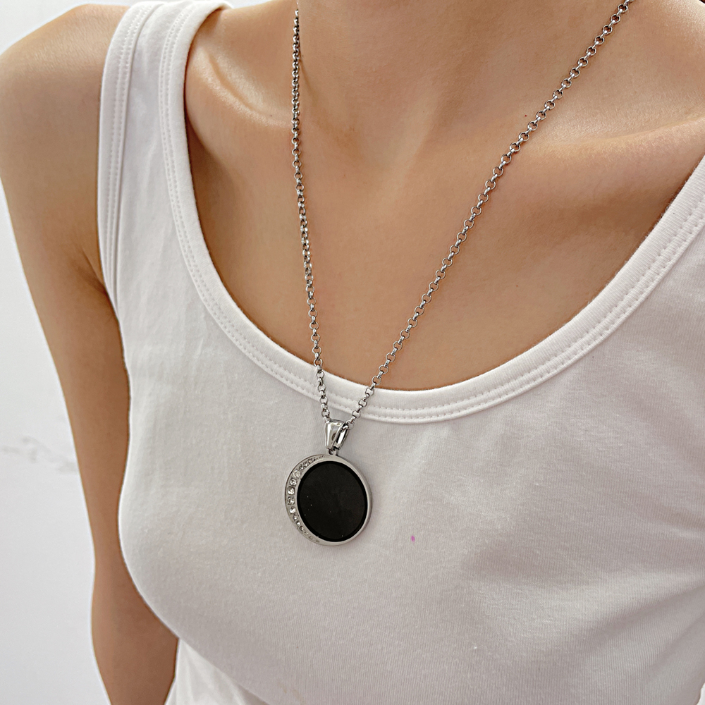 Lady Simple Style Circle Titanium Steel Artificial Gemstones Pendant Necklace In Bulk display picture 9