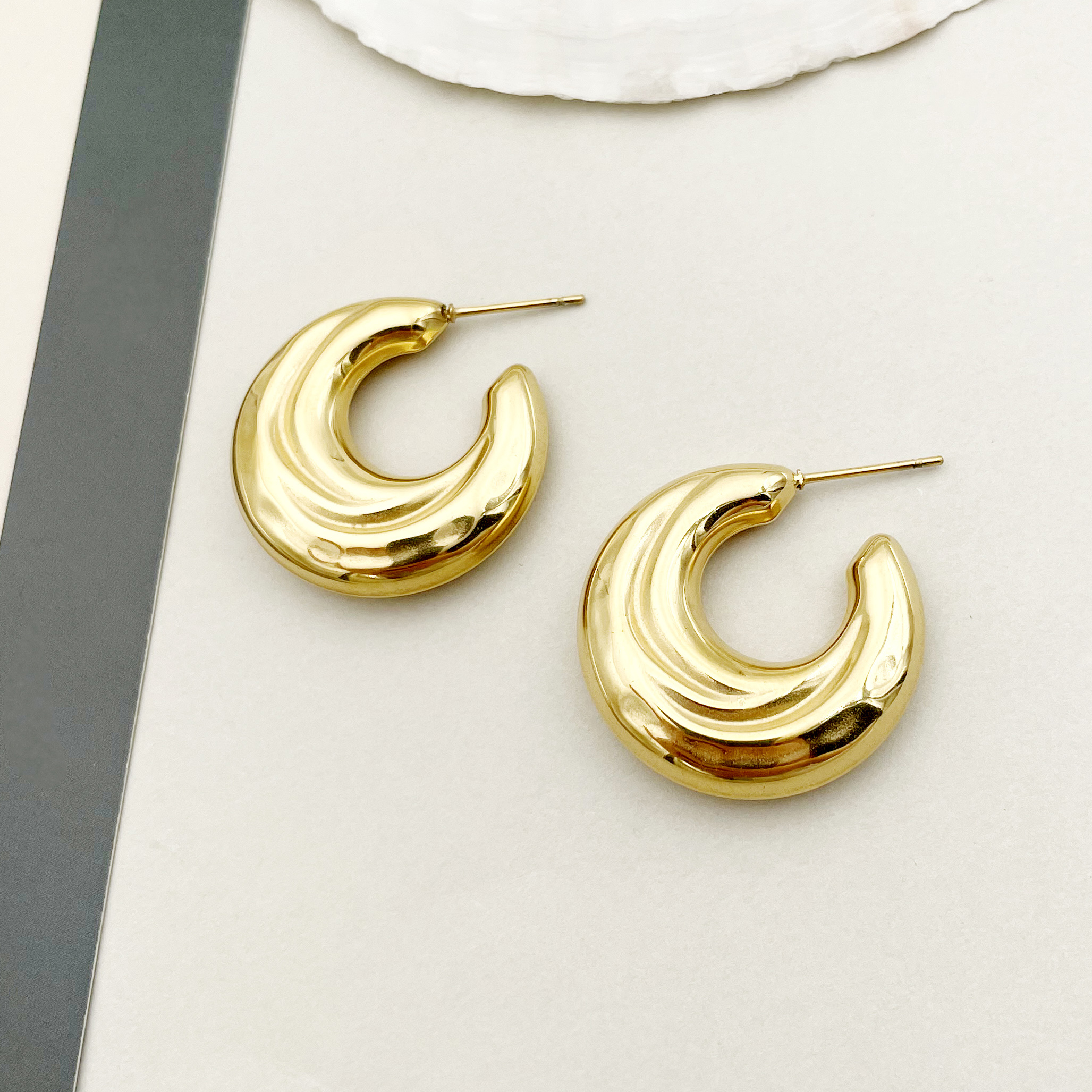 1 Pair Nordic Style Commute Spiral Stripe Enamel Plating Stainless Steel Gold Plated Ear Studs display picture 5