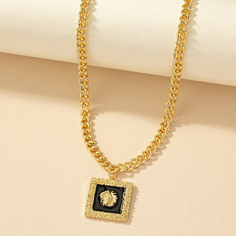 Retro Square Alloy Plating Gold Plated Women's Pendant Necklace display picture 1