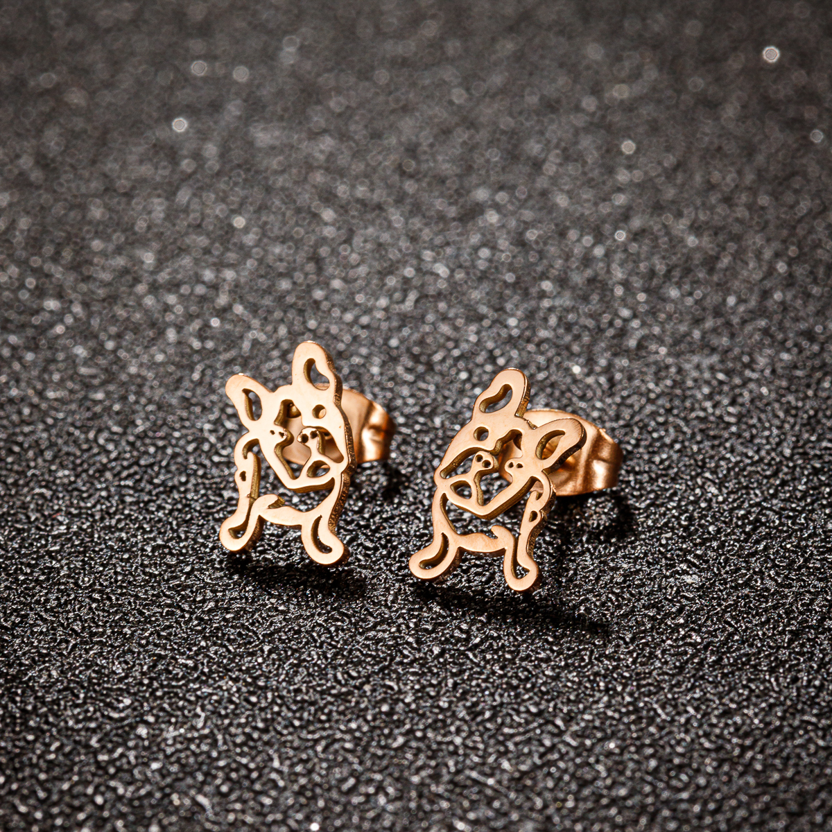 1 Pair Simple Style Animal Hollow Out Stainless Steel 18k Gold Plated Ear Studs display picture 7