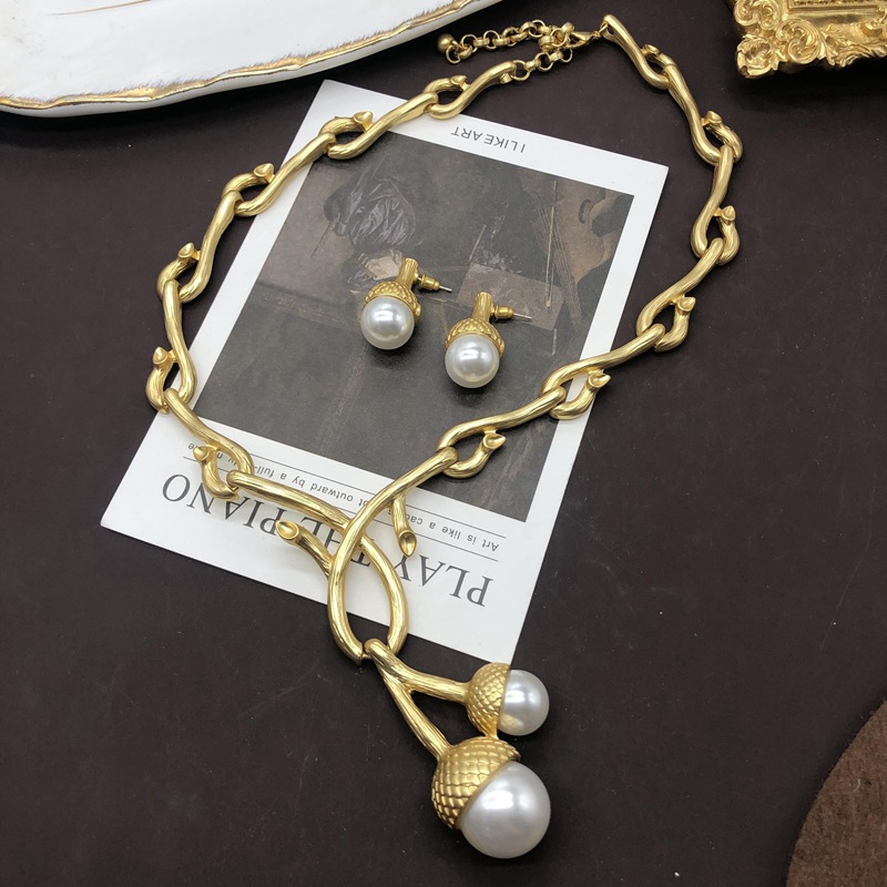 Retro Round Alloy Inlay Pearl Women's Earrings Necklace display picture 1