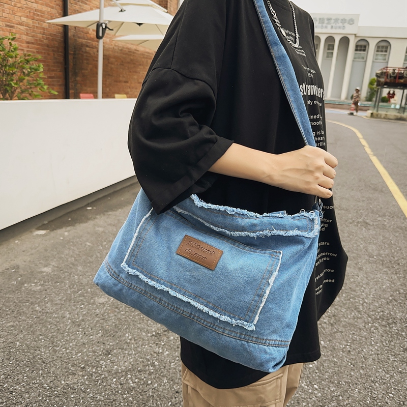 Women's Denim Solid Color Preppy Style Streetwear Sewing Thread Square Zipper Shoulder Bag Crossbody Bag Messenger Bag display picture 4