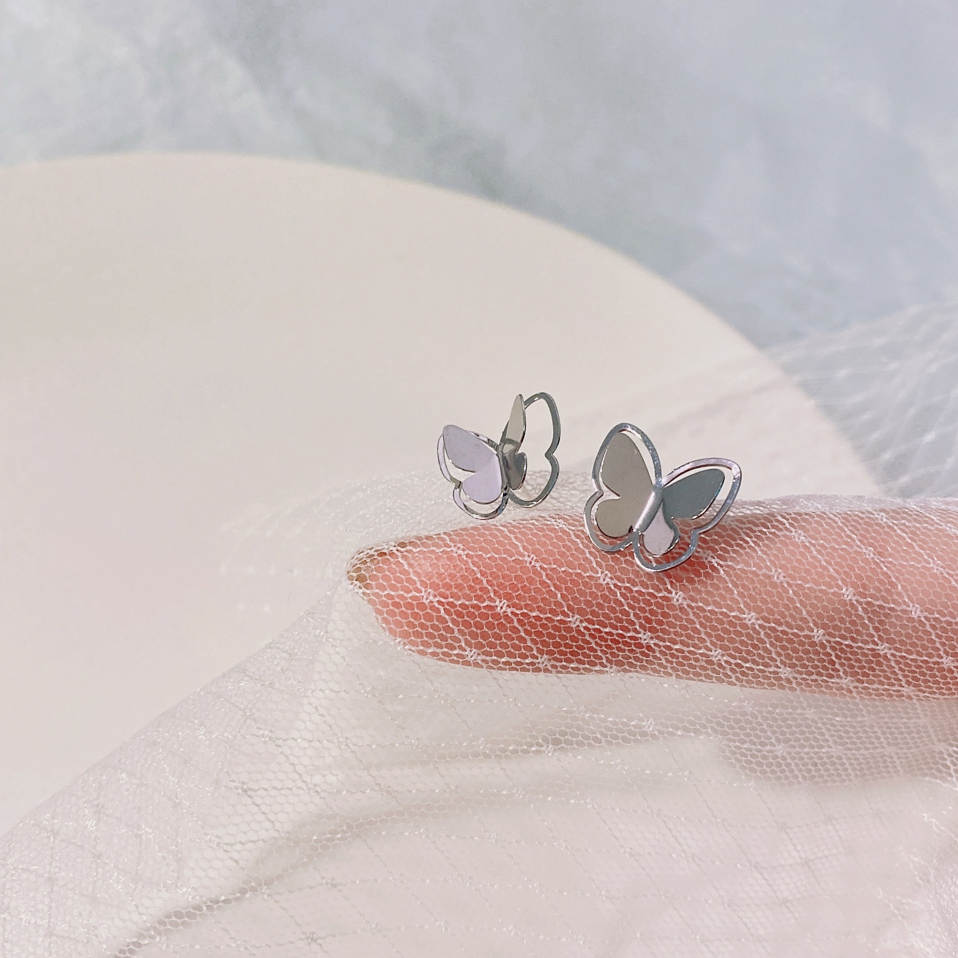 1 Pair Sweet Simple Style Butterfly Computer Chip Ear Studs display picture 3