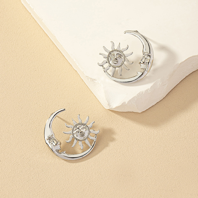 1 Pair Ig Style Simple Style Korean Style Sun Moon Plating Alloy Ear Studs display picture 2