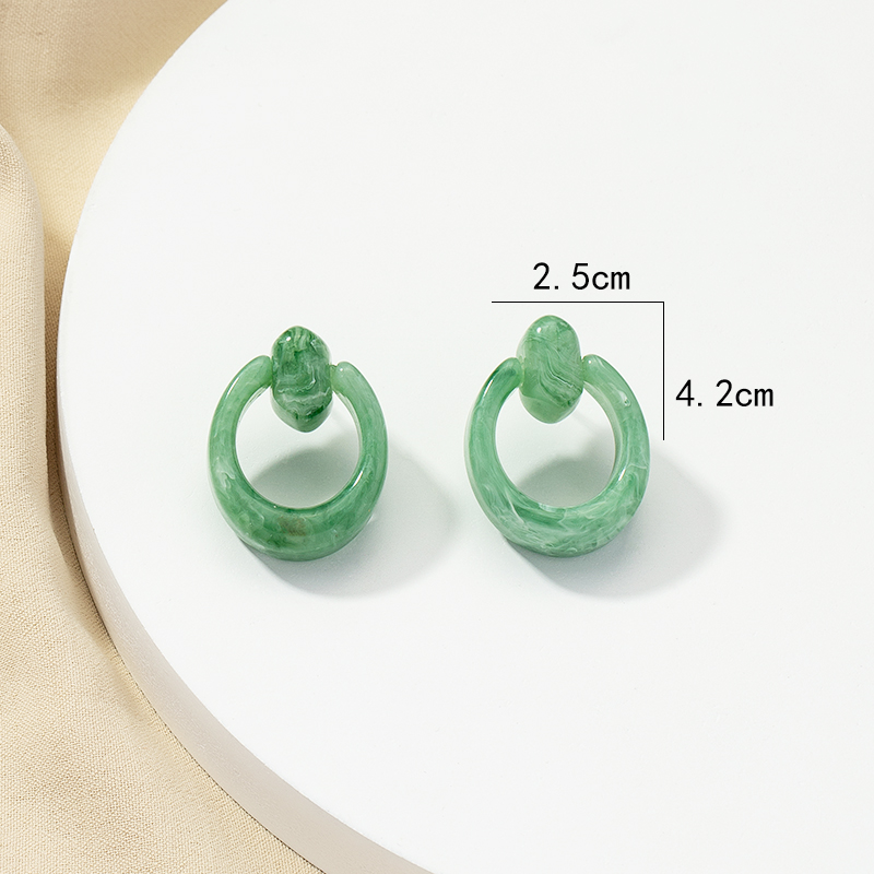 1 Pair Vintage Style Simple Style Geometric Irregular Three-dimensional Arylic Ear Studs display picture 3