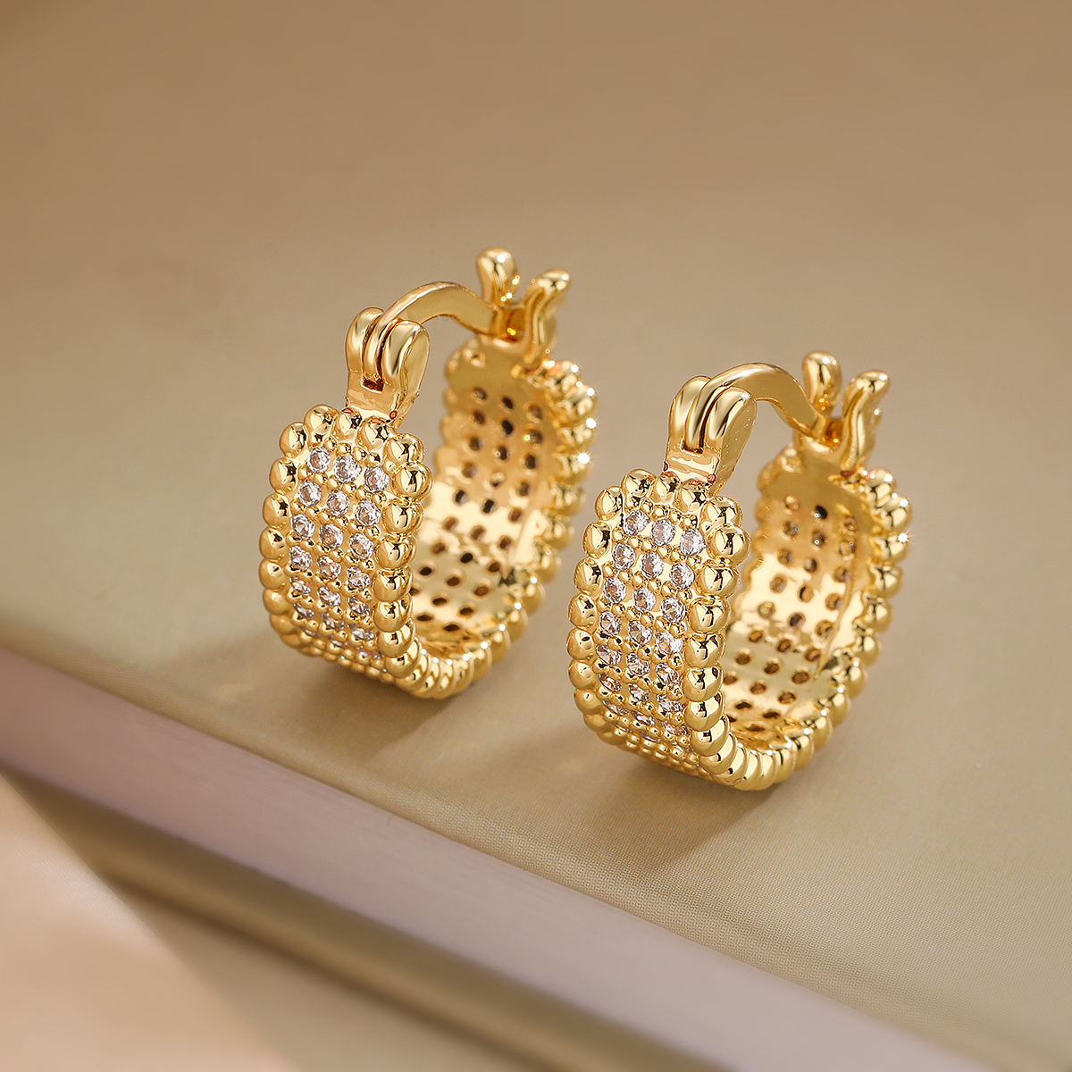 1 Pair Korean Style Geometric Plating Inlay Copper Zircon 18k Gold Plated Hoop Earrings display picture 5