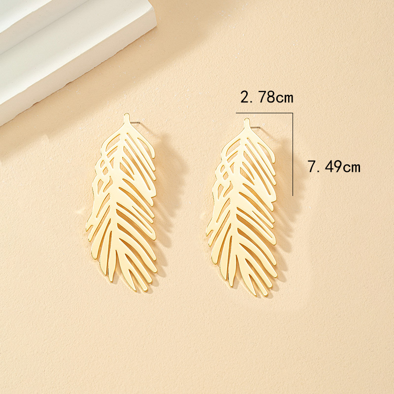 1 Pair Elegant Glam Lady Leaf Plating Hollow Out Alloy 14k Gold Plated Ear Studs display picture 4