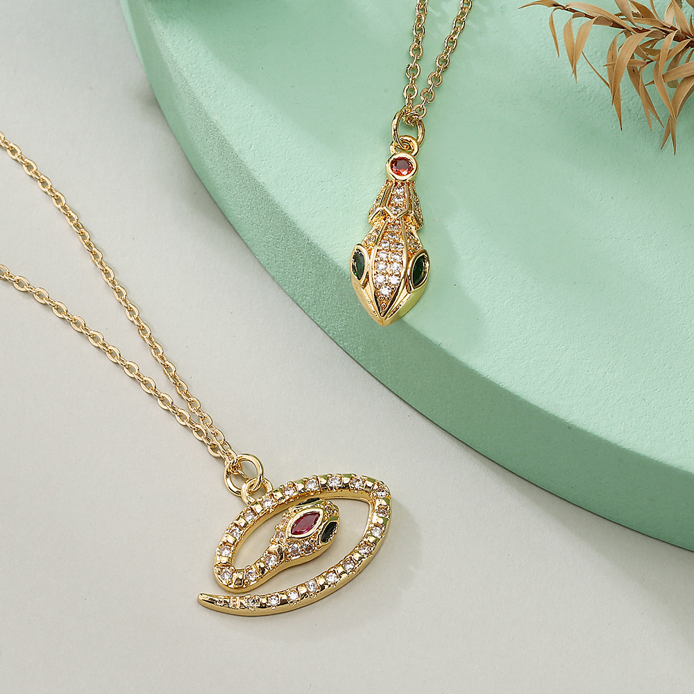 Simple Style Snake Copper Plating Inlay Zircon 18k Gold Plated Pendant Necklace display picture 4