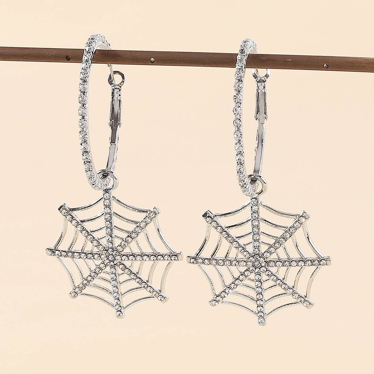 1 Pair Hip-Hop Exaggerated Streetwear Spider Web Hollow Out Inlay Alloy Iron Rhinestones Drop Earrings display picture 11