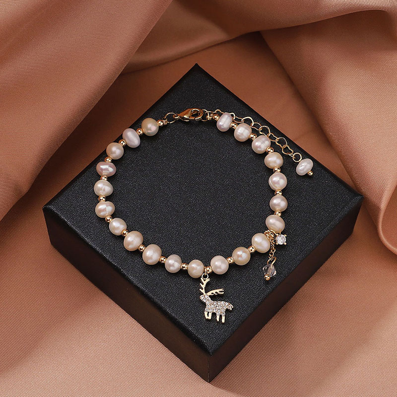Elegant Elk Freshwater Pearl Copper Beaded Bracelets display picture 3
