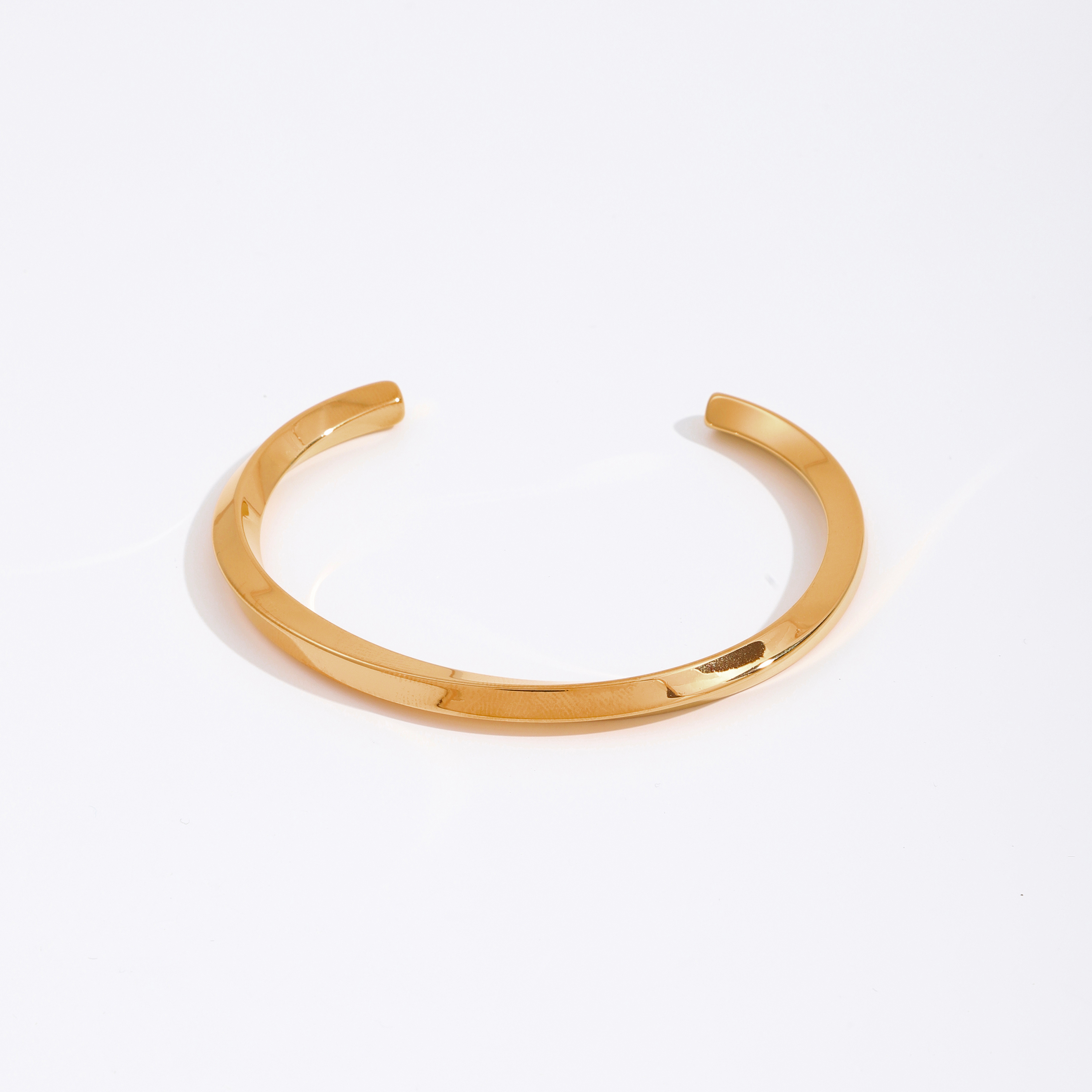 Simple Style Solid Color Stainless Steel 18k Gold Plated Cuff Bracelets display picture 2