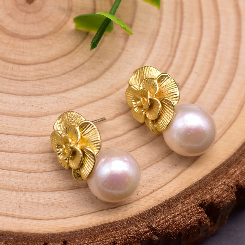 1 Pair Vintage Style Flower Plating Freshwater Pearl Copper 18k Gold Plated Ear Studs display picture 3