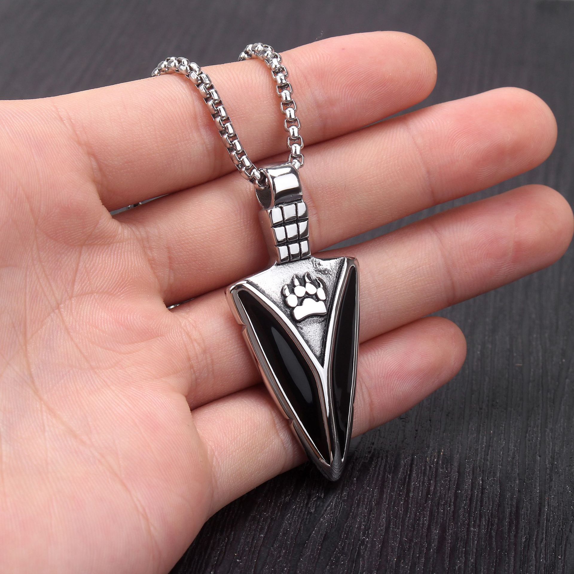 Casual Triangle Paw Print Titanium Steel Polishing Unisex Pendant Necklace display picture 8