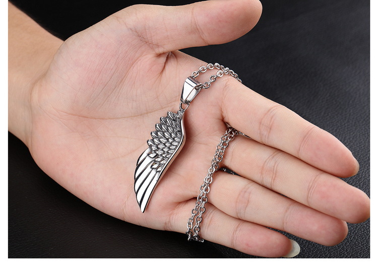 Simple Style Wings Titanium Steel Polishing Men's Pendant Necklace display picture 3