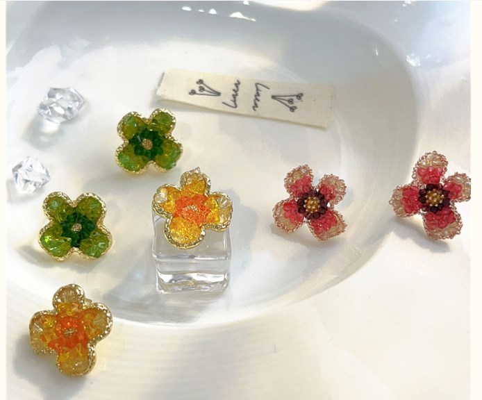 1 Pair Elegant Sweet Flower Artificial Crystal Ear Studs display picture 1