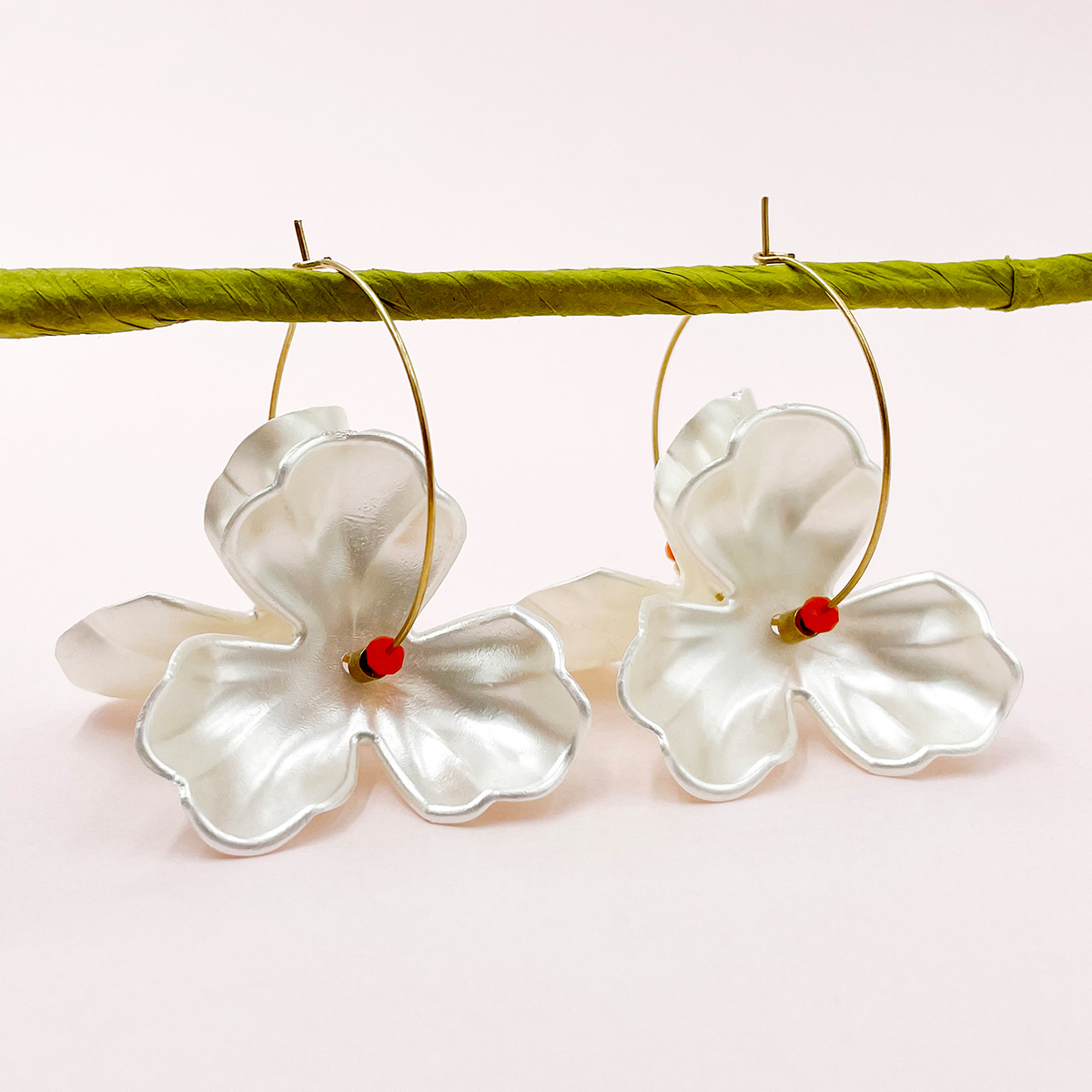 1 Pair Simple Style Commute Flower Plating 304 Stainless Steel Arylic Natural Stone Crystal Beads Gold Plated Drop Earrings display picture 2