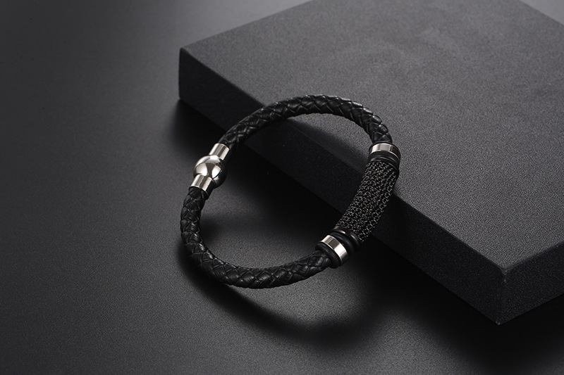 Simple Style Solid Color Titanium Steel Men's Bracelets display picture 5