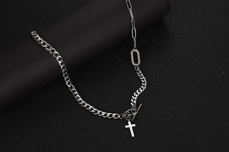 Hip-hop Retro Cross Titanium Steel Toggle Pendant Necklace display picture 3