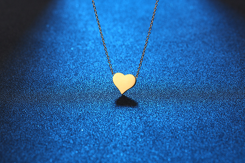 Simple Style Heart Shape Titanium Steel Gold Plated Pendant Necklace In Bulk display picture 7