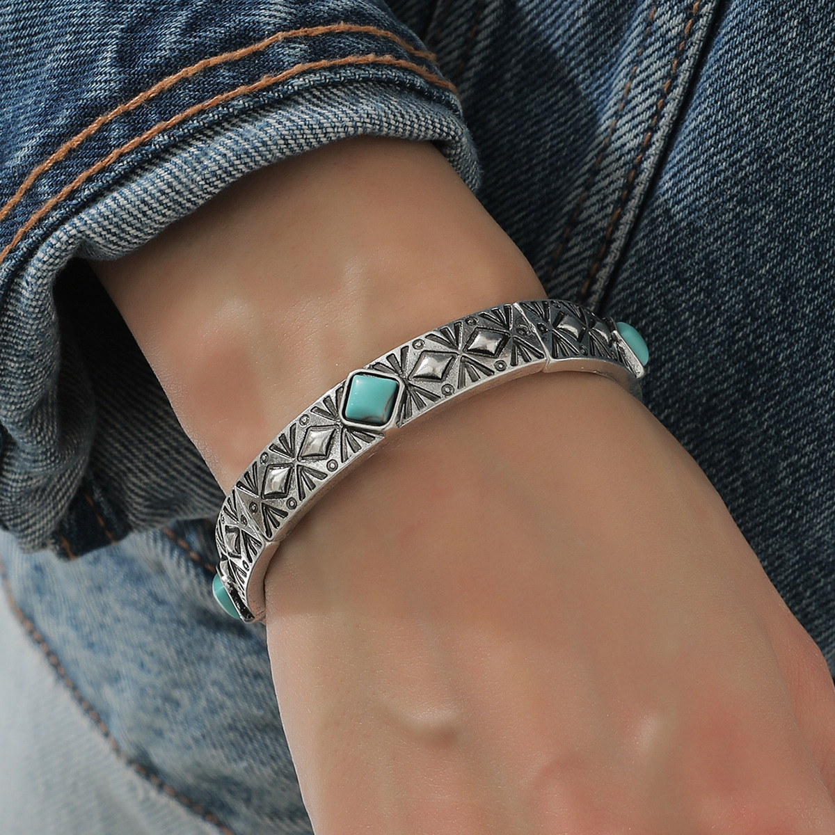 Casual Round Alloy Inlay Turquoise Women's Bangle display picture 1