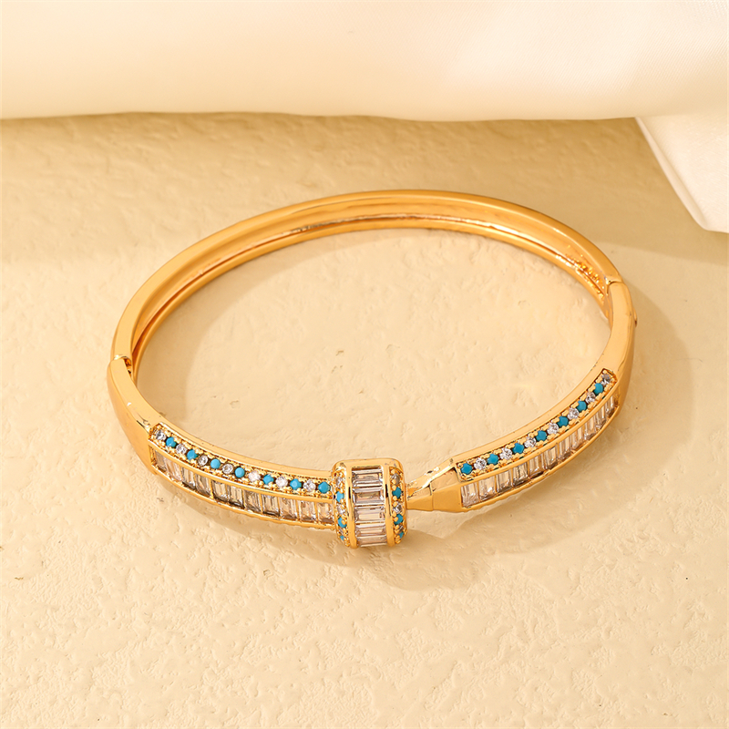 Élégant Glamour Brillant Rond Le Cuivre Placage Incruster Turquoise Zircon Plaqué Or Bracelet display picture 3