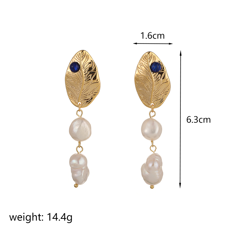 1 Pair Classical Retro Leaf Plating Inlay Copper Resin Freshwater Pearl 18k Gold Plated Drop Earrings display picture 3