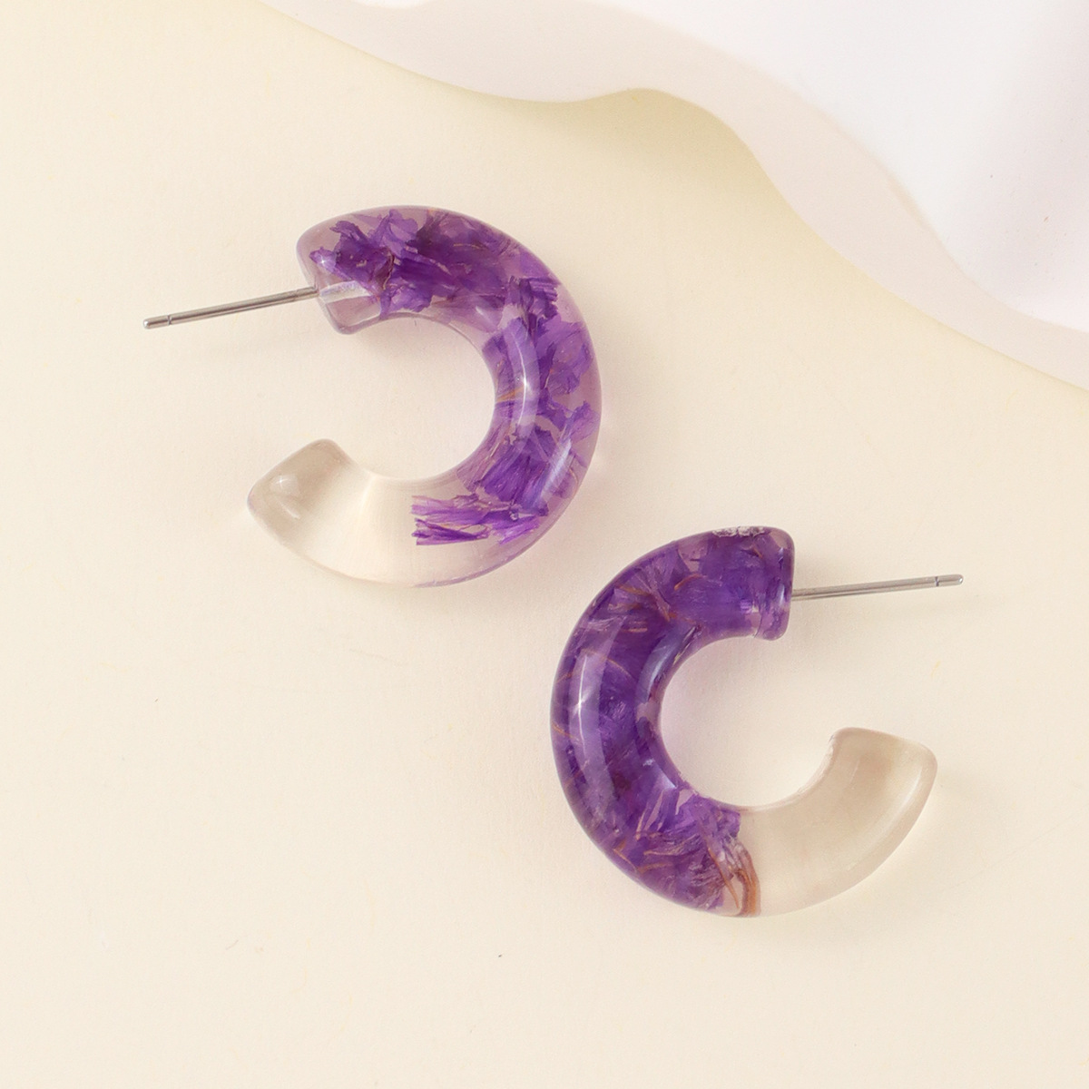 1 Pair Simple Style Flower Epoxy Resin Ear Studs display picture 23