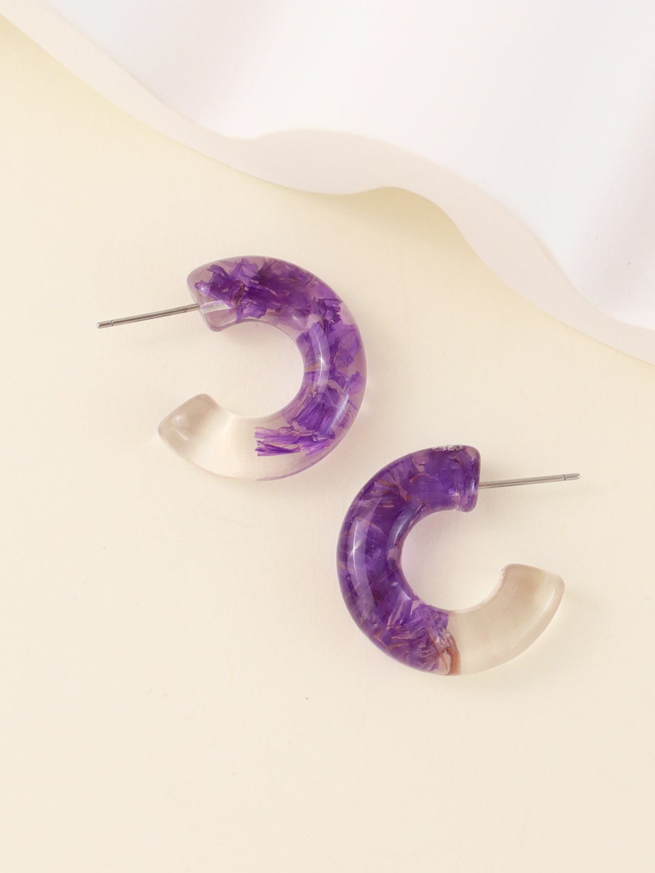 1 Pair Simple Style Flower Epoxy Resin Ear Studs display picture 24