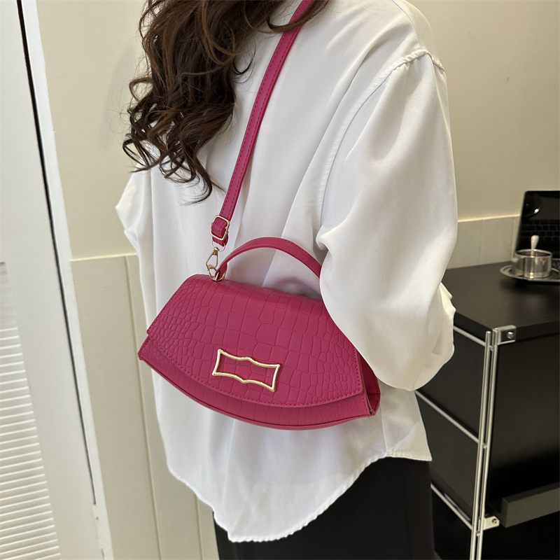 Women's Pu Leather Solid Color Vintage Style Semicircle Flip Cover Shoulder Bag Handbag Crossbody Bag display picture 8