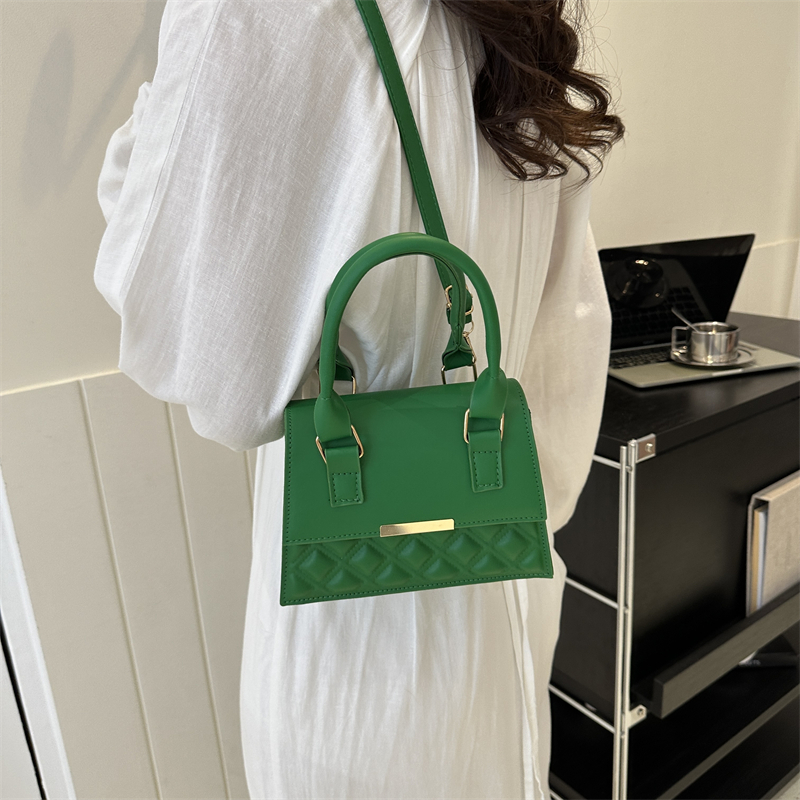 Women's Pu Leather Solid Color Elegant Streetwear Square Flip Cover Shoulder Bag Handbag Crossbody Bag display picture 6