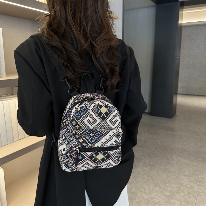 Ethnic Fashion Ladies Niche Design Backpack display picture 3