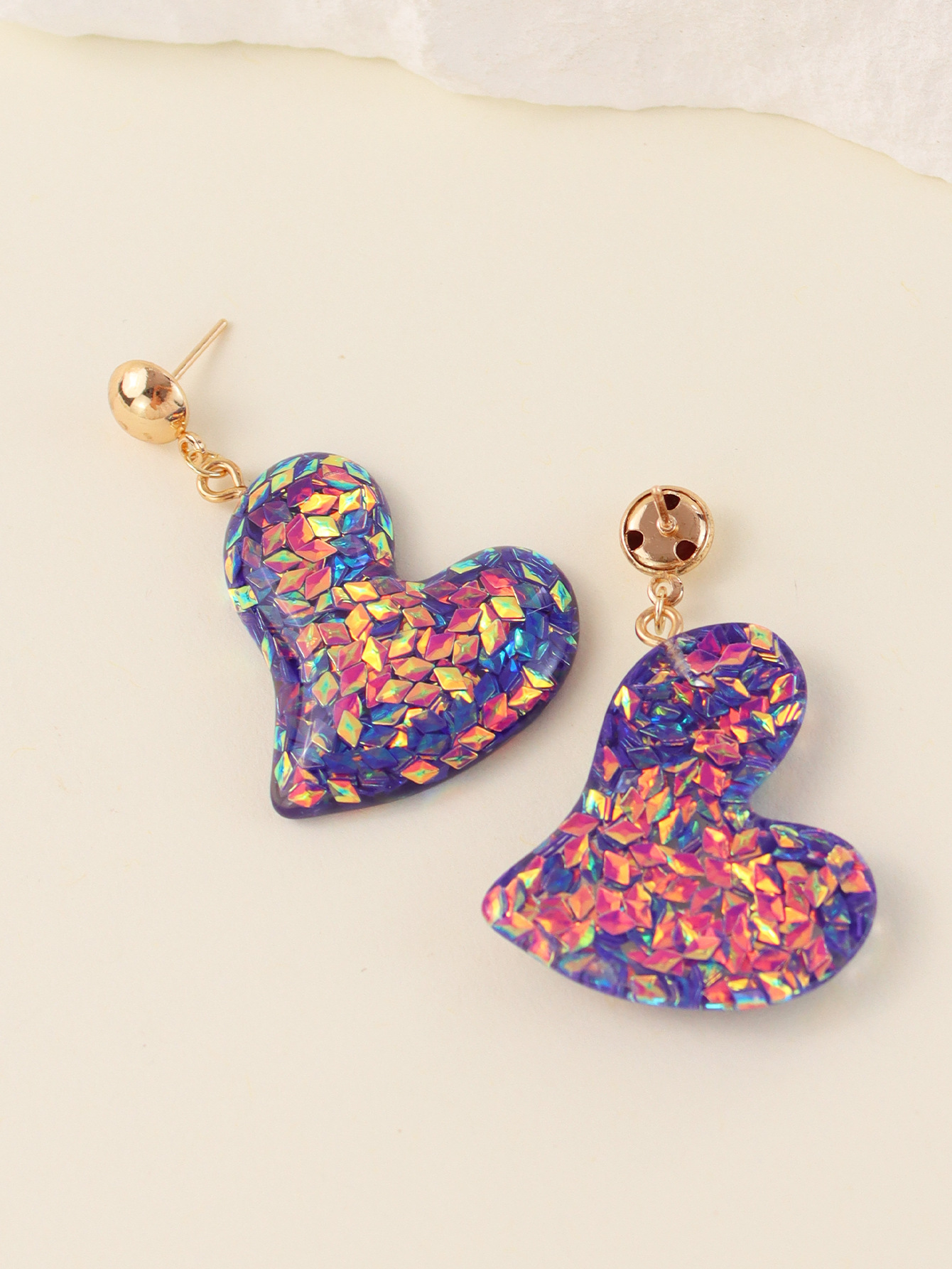 1 Pair Lady Heart Shape Resin Drop Earrings display picture 5