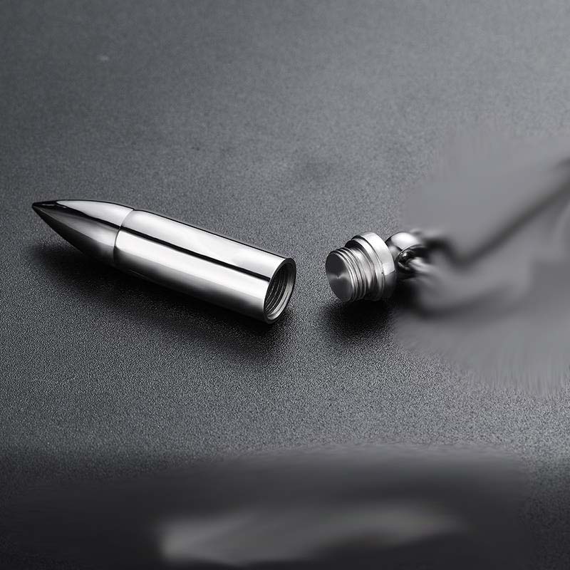Simple Style Classic Style Bullet Titanium Steel Men'S Pendant Necklace display picture 4