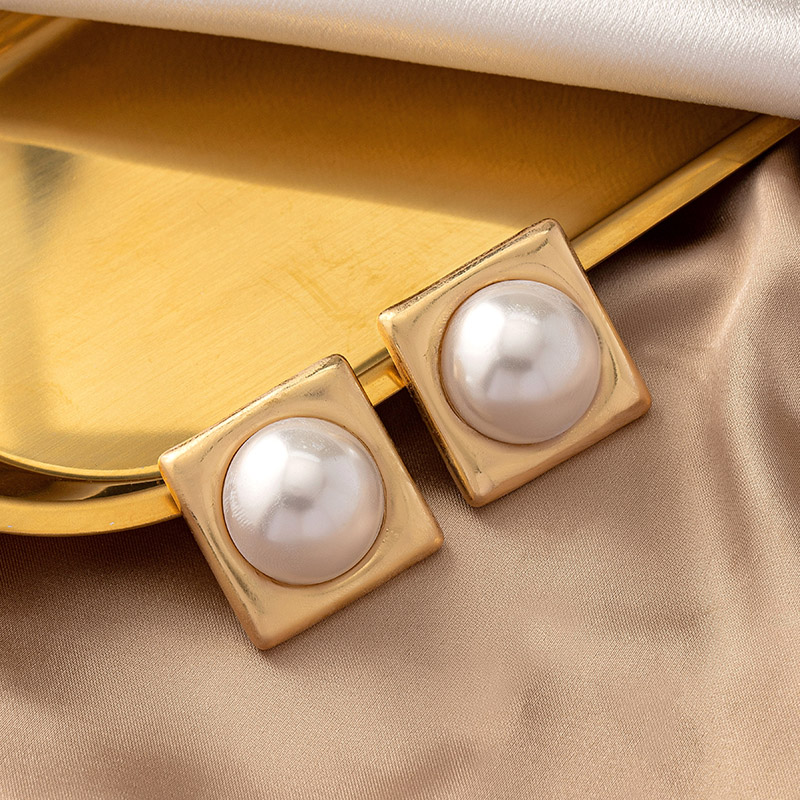 1 Paar Dame Einfacher Stil Klassischer Stil Quadrat Überzug Inlay Legierung Künstliche Perlen 14 Karat Vergoldet Ohrstecker display picture 5