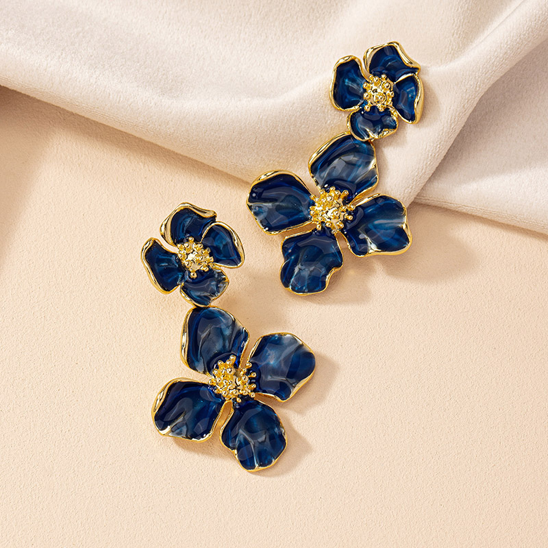 1 Pair Retro Lady Flower Enamel Plating Alloy 14k Gold Plated Drop Earrings display picture 7