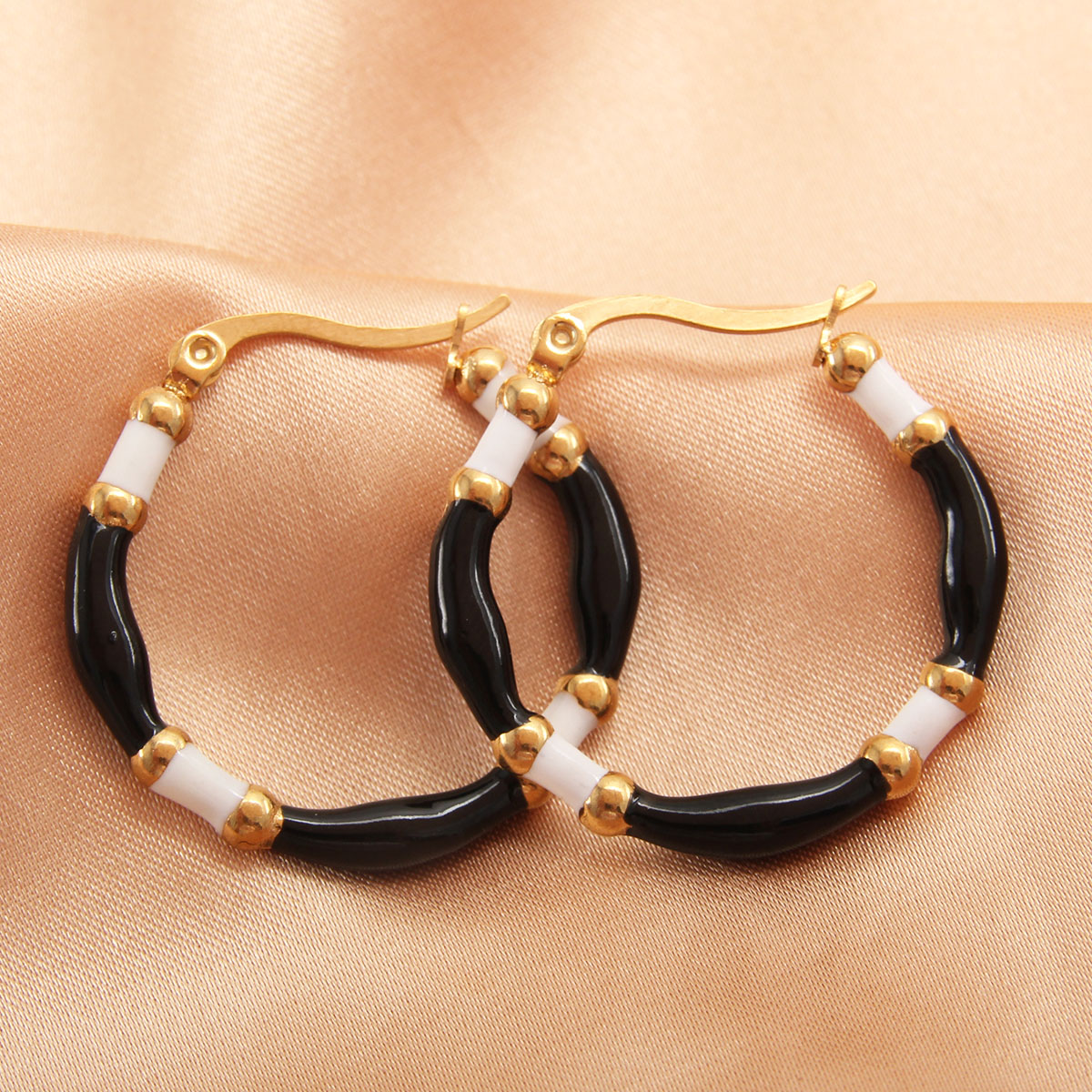 1 Pair IG Style Casual Simple Style Round Enamel Plating 304 Stainless Steel Gold Plated Earrings display picture 1