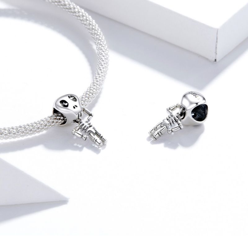 Casual Handmade Novelty Heart Shape Skull White Gold Plated Zircon Sterling Silver Wholesale Jewelry Accessories display picture 6