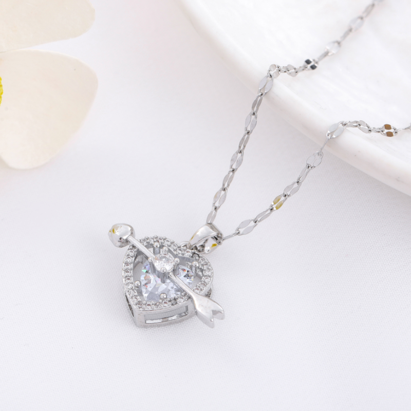 Simple Style Heart Shape Stainless Steel Zircon Pendant Necklace In Bulk display picture 4