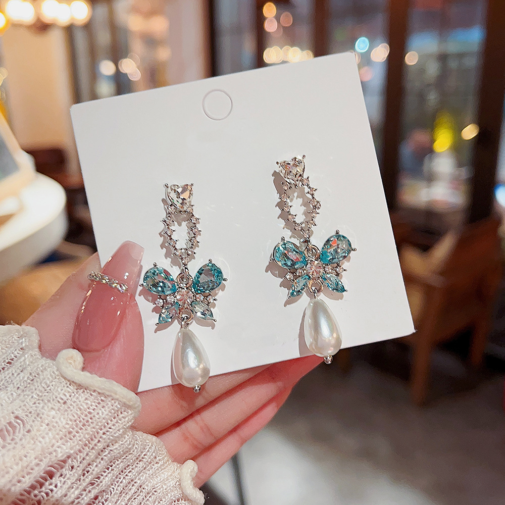 1 Pair Sweet Korean Style Butterfly Inlay Alloy Zircon Drop Earrings display picture 1